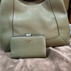 Kate Spade Green Shoulder Bag Pebbled Leather with Wallet